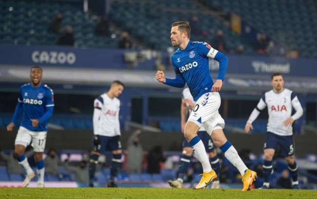 士队的对决 士队的对决